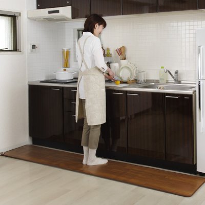 画像1: 椙山紡織 ホットキッチンマット240cm ダークブラウン フローリングタイプだから、お掃除簡単キレイ♪ (1)