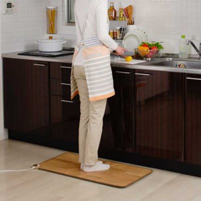 画像1: 椙山紡織 ホットキッチンマット ナチュラルブラウン 防水表面材使用で、汚れもサッと一拭き。 (1)
