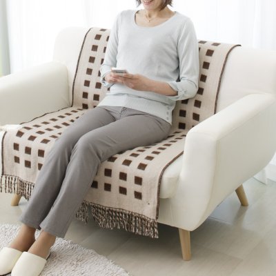 画像3: 椙山紡織 電気ひざ掛け　特殊な制電繊維の配合で静電気を瞬時に放出し、ひざ掛け以外でも使い方いろいろ。 (3)