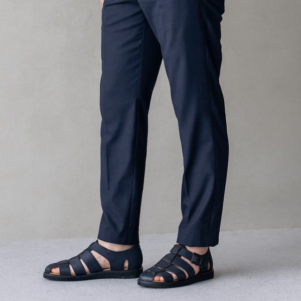 画像3: グルカサンダル 存在感のある厚手アッパー素材に軽量EVAソールを組み合わせたサンダル。 (3)