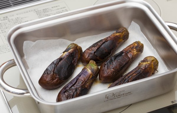 画像3:  ダブルグリルビタクラフト 四角い形ならではの熱伝導とスペースの効率の良さがチャームポイントのお鍋です。 (3)