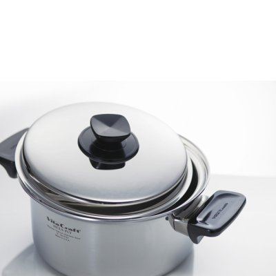 画像3: ビタクラフト ヘキサプライ 両手ナベ 3.0L  2〜3人分の煮込み料理や煮物にぴったり。直径19cmのケーキも焼けます。ごはんなら3〜4カップまで。 (3)