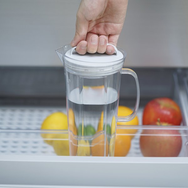 画像6: HARIO(ハリオ)コールドブリューティーピッチャー リリーペールグレー　 透明感の高いトライタン製、茶こし付きで水出し茶ポットとして使用できます。 (6)