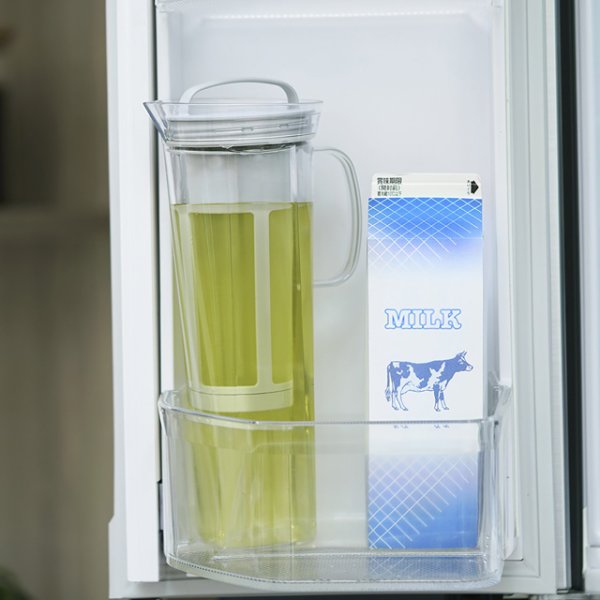 画像7: HARIO(ハリオ)コールドブリューティーピッチャー リリーペールグレー　 透明感の高いトライタン製、茶こし付きで水出し茶ポットとして使用できます。 (7)