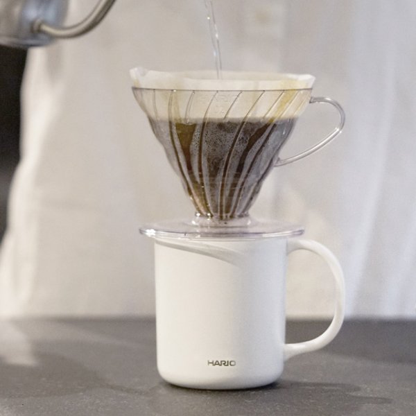 画像8: HARIO(ハリオ)セラミックコーティング 真空二重保温マグ 350  内側にセラミックコーティングが施されており、ステンレス特有の金属臭がせず、美味しく飲み物が愉しめます。 (8)