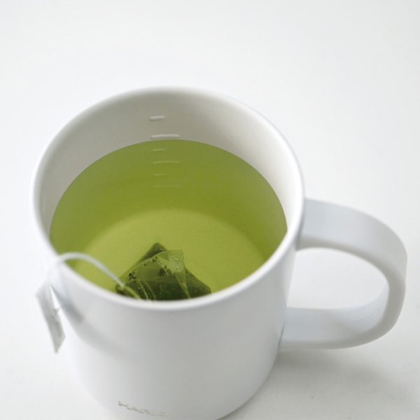 画像9: HARIO(ハリオ)セラミックコーティング 真空二重保温マグ 350  内側にセラミックコーティングが施されており、ステンレス特有の金属臭がせず、美味しく飲み物が愉しめます。 (9)