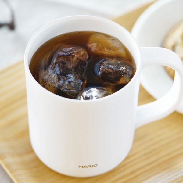 画像7: HARIO(ハリオ)セラミックコーティング 真空二重保温マグ 350  内側にセラミックコーティングが施されており、ステンレス特有の金属臭がせず、美味しく飲み物が愉しめます。 (7)