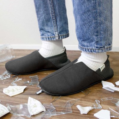 画像2: そのまま外へ避難ができる！踏み抜き防止「エコワン防災スリッパ・シューズ」防災用としてはもちろん、普段使いもできるルームシューズ (2)