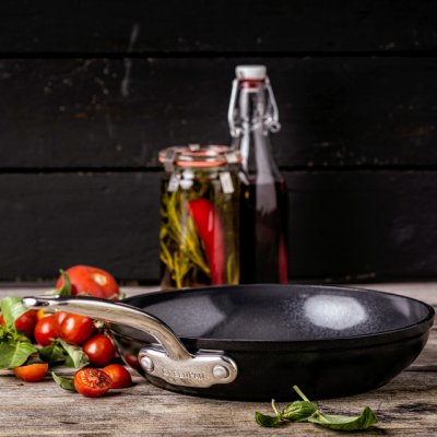 画像4: グリーンパン バルセロナプロ フライパン28cm フッ素樹脂(PTFE)不使用 料理がムラなく美味しく仕上がります (4)