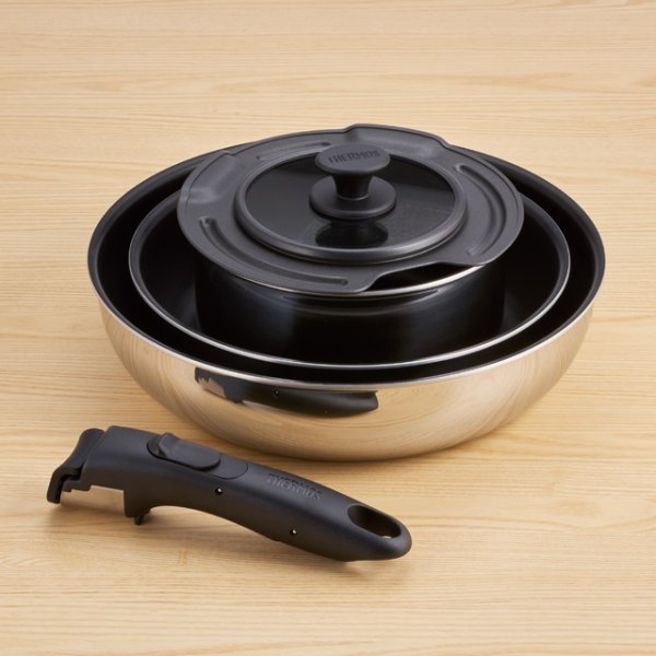 画像3: サーモス デュラブルシリーズ 取っ手のとれるフライパン5点セット IH・ガス火両方OK！ベーシックなフライパン2点・鍋１点に鍋用のフタとハンドルが付いた５点セット。 (3)