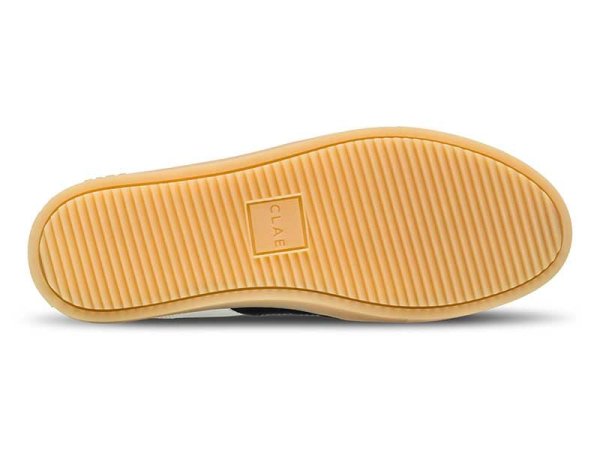 画像5: CLAE（クレイ）DAVIS（デイヴィス） スニーカー ホワイトブラック イタリアンレザーのアッパーに、パンチング加工を施したスエードのラインが特徴。 (5)