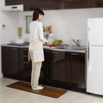 画像1: 椙山紡織 ホットキッチンマット ダークブラウン 寒い冬もこれ1枚あれば、足元ぽかぽかで水仕事♪ (1)