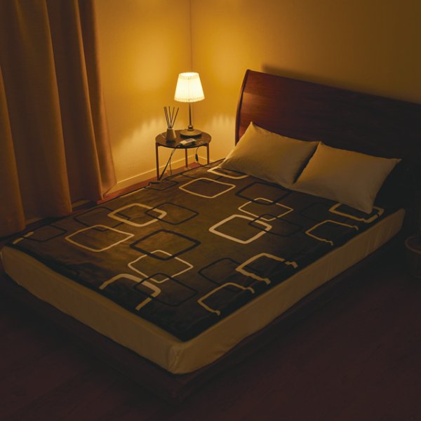 画像4: 椙山紡織 プレミアムボア電気掛敷兼用毛布ワイド 広々とした大きさで全身を暖めます。 (4)