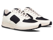 CLAE - JOSHUA ジョシュア ランニングデザインのスニーカーをリファインした１足。