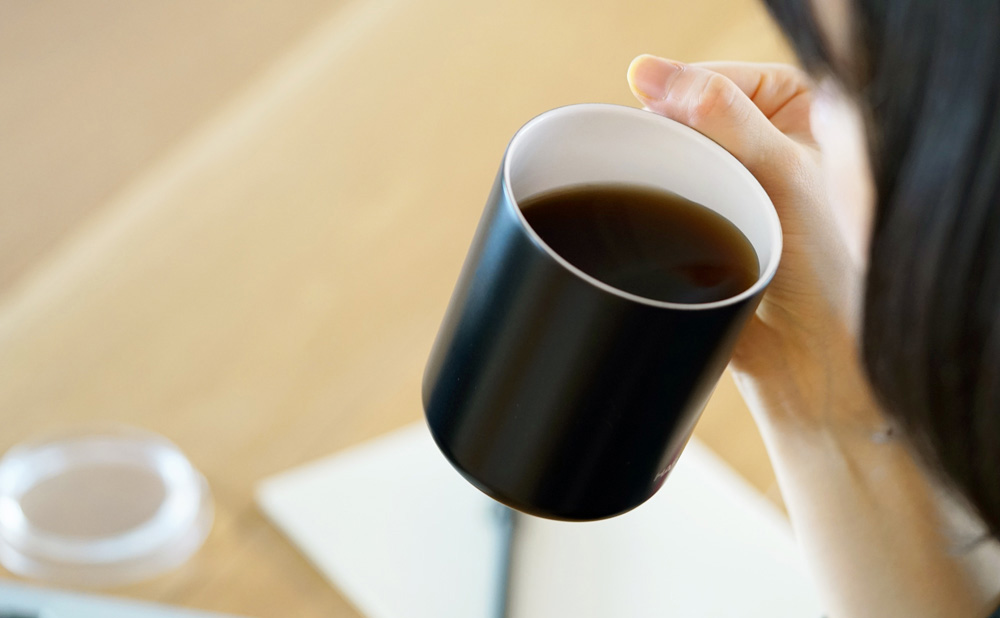 内側のセラミックコーティングで陶器のような口当たり ブラック